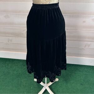 Beautiful velvet women’s skirt from Johnny Was SZ Small